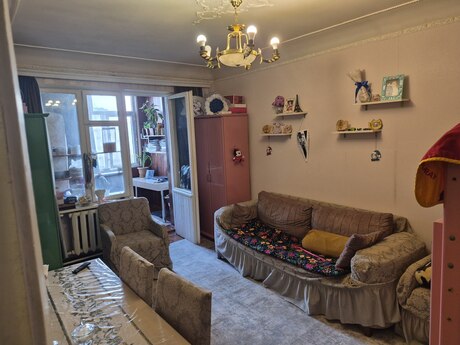 Satlr 1 otaql khn tikili 35 m, Neftilr m.