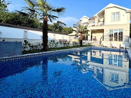 5 otaqlı həyət evi/bağ evi - Qəbələ - 320 m²