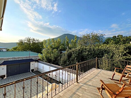 5 otaqlı həyət evi/bağ evi - Qəbələ - 320 m²