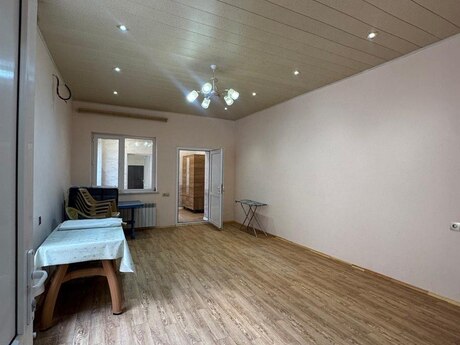 Obyekt - İnşaatçılar m. - 240 m²