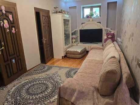 4 otaqlı həyət evi/bağ evi - M.Ə.Rəsulzadə q. - 97 m²