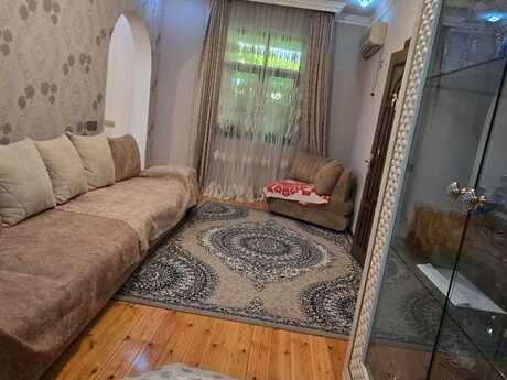 4 otaqlı həyət evi/bağ evi - M.Ə.Rəsulzadə q. - 97 m²