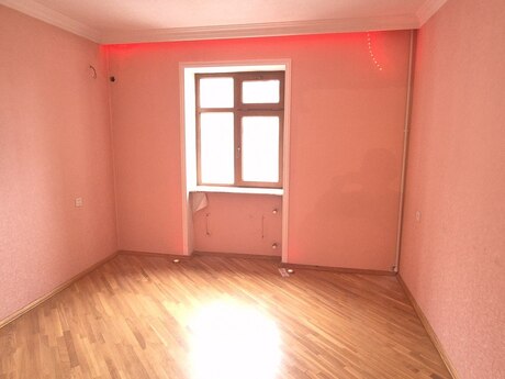 3 otaqlı köhnə tikili - Yasamal r. - 80 m²