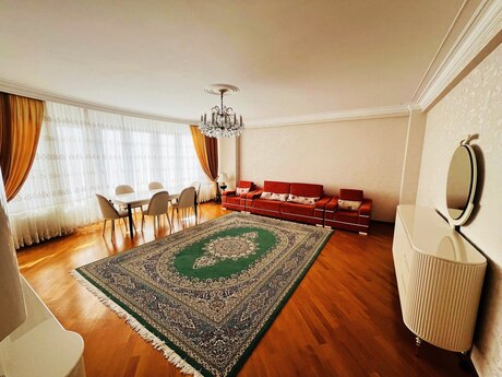 5 otaqlı yeni tikili - 28 May m. - 200 m²