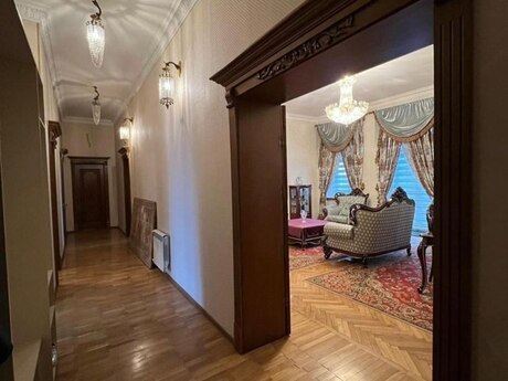 5-комн. вторичка - м. Ичеришехер - 250 м²