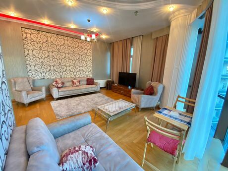 4-комн. новостройка - м. 28 мая - 200 м²
