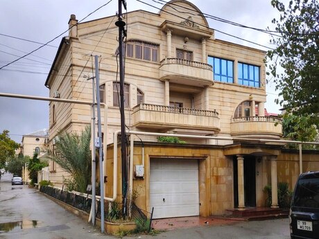 12 otaqlı həyət evi/bağ evi - Nəsimi m. - 1200 m²