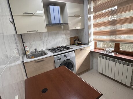 2 otaqlı köhnə tikili - 8-ci mikrorayon q. - 55 m²