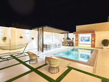 5 otaqlı həyət evi/bağ evi - Mərdəkan q. - 300 m²