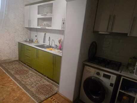 3 otaqlı köhnə tikili - 8 Noyabr m. - 82 m²