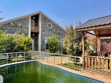5 otaqlı həyət evi/bağ evi - Mərdəkan q. - 180 m²