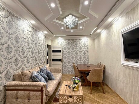 3 otaqlı köhnə tikili - Azadlıq Prospekti m. - 76 m²