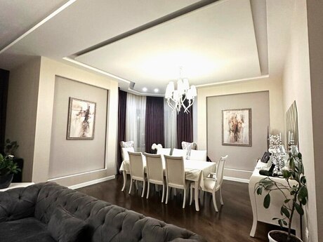 5 otaqlı mənzil, 202 m², Nizami: 740 000 ₼ 2