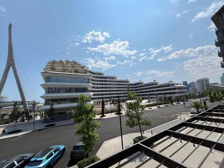 4 otaqlı yeni tikili - Ağ şəhər q. - 178 m²