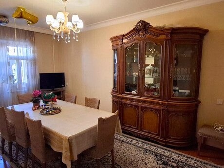 4 otaqlı köhnə tikili - Azadlıq Prospekti m. - 110 m²