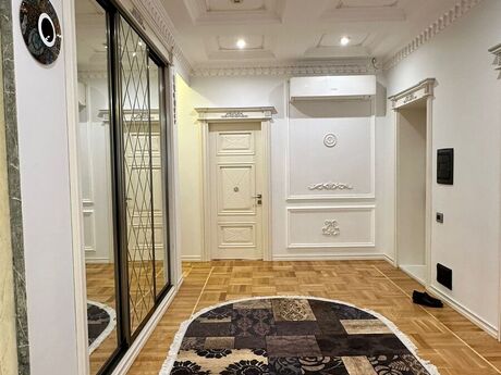 4 otaqlı yeni tikili - Şah İsmayıl Xətai m. - 230 m²