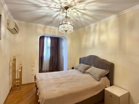 4 otaqlı köhnə tikili - Nərimanov r. - 100 m²