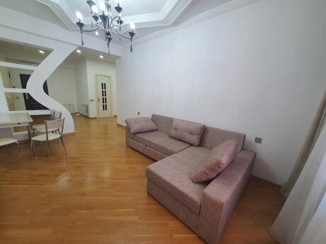 Kirayə 2 otaqlı mənzil, 85 m², Gənclik: 900 ₼/ay 3