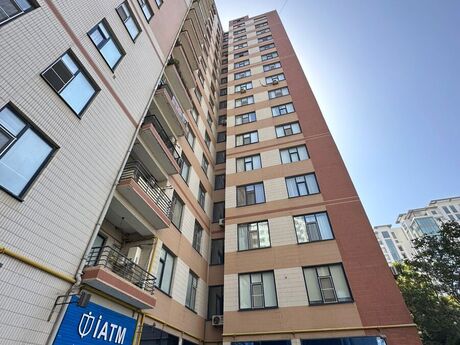 4-комн. новостройка - м. Элмляр Академиясы - 181 м²