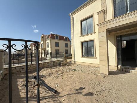 8 otaqlı həyət evi/bağ evi - Sea Breeze q. - 345 m²