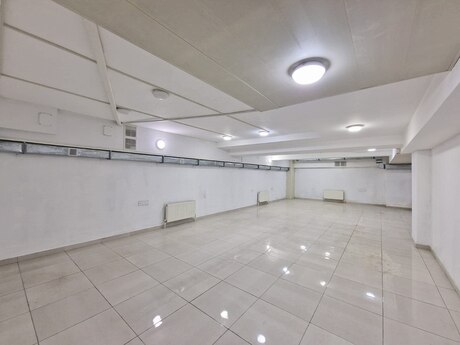 Obyekt - Xalqlar Dostluğu m. - 250 m²