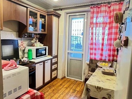 3 otaqlı köhnə tikili - Əhmədli m. - 80 m²