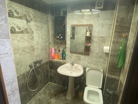 Neftçilərdə 3 otaqlı köhnə tikili mənzil satılır, 70 m², 185 000 AZN, şəkil 5 / 12