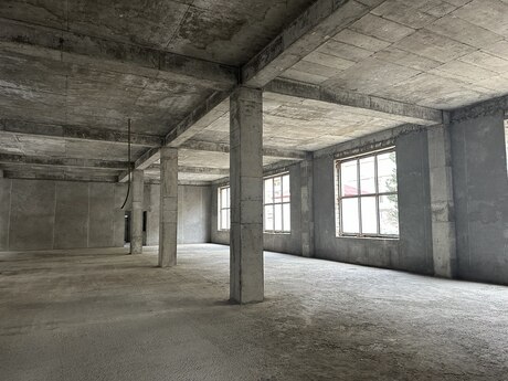 Obyekt - Bakıxanov q. - 2400 m²
