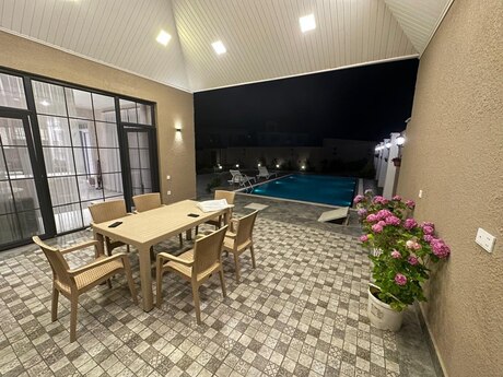 4 otaqlı həyət evi/bağ evi - Mərdəkan q. - 300 m²
