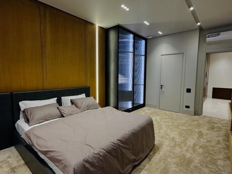 House with Garden, Villa For Rent