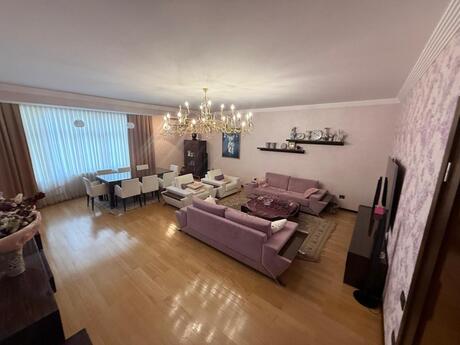 4 otaqlı yeni tikili - 28 May m. - 200 m²