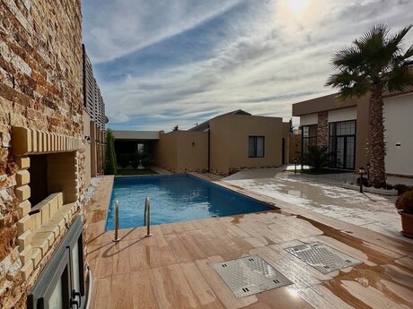 4 otaqlı həyət evi/bağ evi - Mərdəkan q. - 250 m²