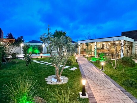 5 otaqlı həyət evi/bağ evi - Mərdəkan q. - 400 m²