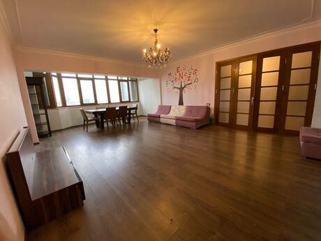 4 otaqlı yeni tikili - Elmlər Akademiyası m. - 175 m²