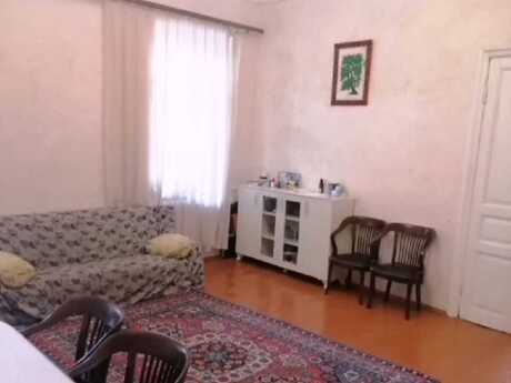 5 otaqlı köhnə tikili - Bayıl q. - 200 m²
