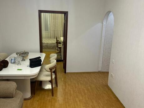 2 otaqlı köhnə tikili - Nizami m. - 45 m²