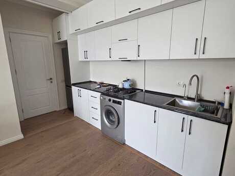 3 otaqlı yeni tikili - İnşaatçılar m. - 70 m²