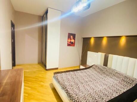 2-комн. новостройка - м. Насими - 90 м²