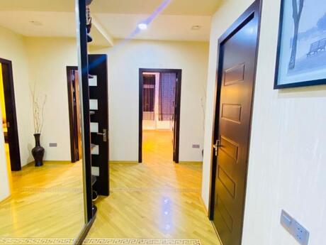 2-комн. новостройка - м. Насими - 90 м²
