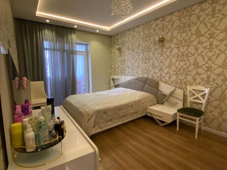 3 otaqlı köhnə tikili - 20 Yanvar m. - 90 m²
