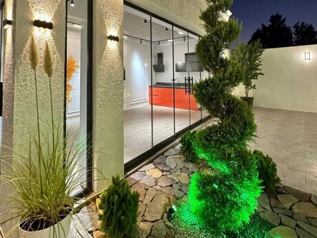 4 otaqlı həyət evi/bağ evi - Mərdəkan q. - 240 m²