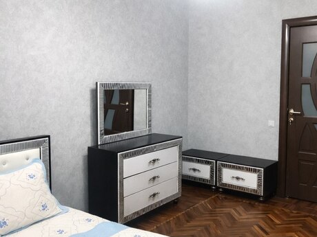 3 otaqlı köhnə tikili - Əhmədli m. - 80 m²