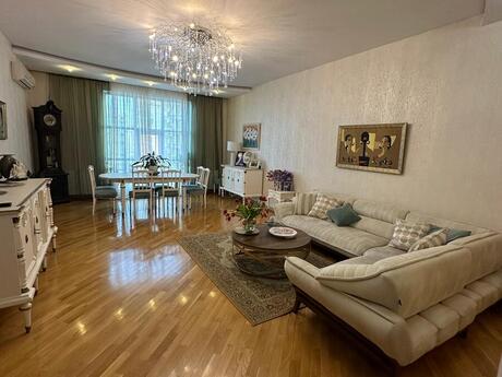 4 otaqlı yeni tikili - Gənclik m. - 190 m²