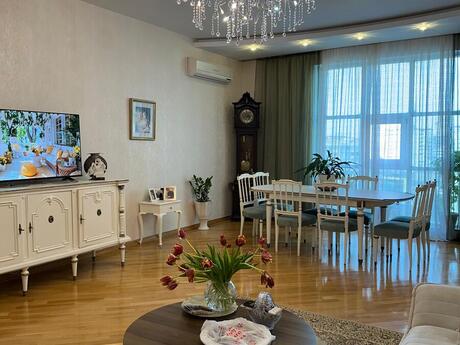 4 otaqlı yeni tikili - Gənclik m. - 190 m²