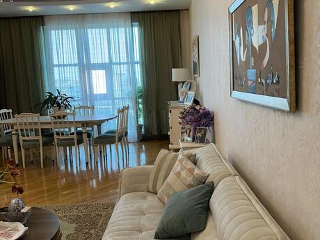 4 otaqlı yeni tikili - Gənclik m. - 190 m²