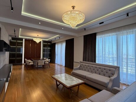 Kirayə 4 otaqlı mənzil, 250 m², Ağ şəhər: 5 000 ₼/ay 3