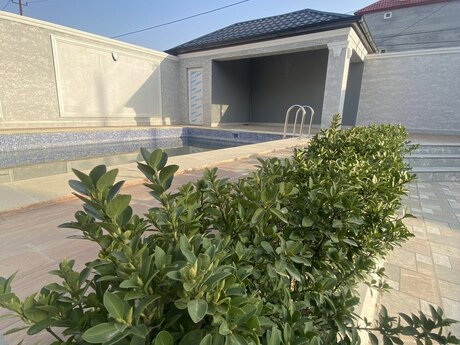 4 otaqlı həyət evi/bağ evi - Novxanı q. - 175 m²