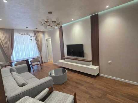 3-комн. новостройка - м. 8 ноября - 110 м²