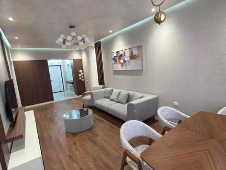 3-комн. новостройка - м. 8 ноября - 110 м²