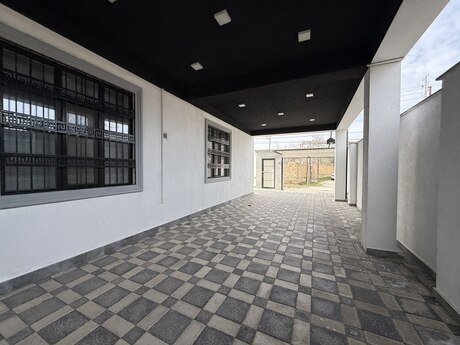 7 otaqlı həyət evi/bağ evi - Novxanı q. - 600 m²